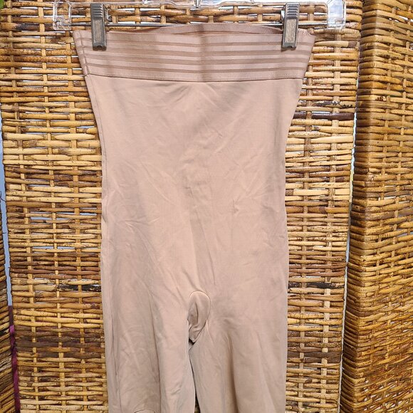 Love Your Assets Sara Blakely Tummy Hip shaper SZ M High Waist - Picture 2 of 5